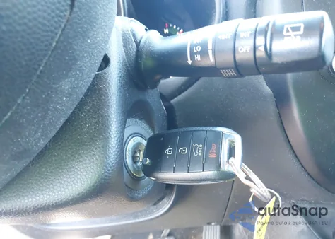 2016 Kia Soul z USA, uszkodzony, nr VIN KNDJN2A21G7856894